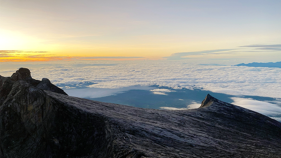 马来西亚亚庇神山一日游高山牧场滑翔伞体验atv自驾