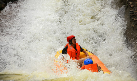 江西婺源五龙源漂流极限峡谷纯玩湿身半日游快速入园方便快捷清爽一夏