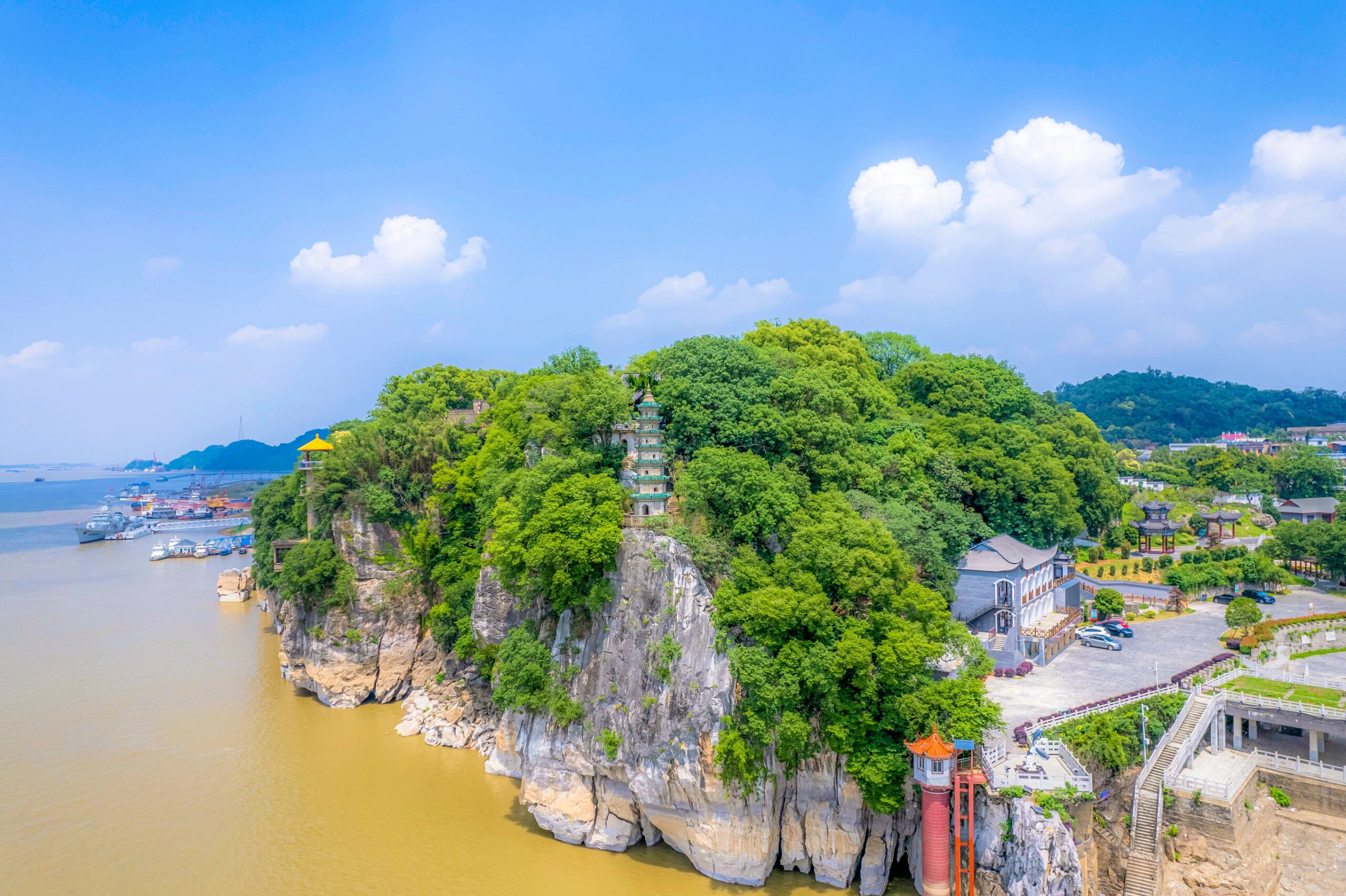 五星闪闪  江西精品团4日游庐山 鄱阳湖石钟山 景德镇 三清山 婺源
