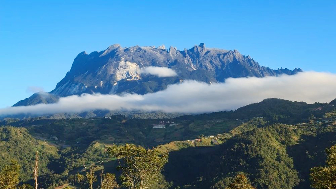 马来西亚亚庇神山一日游高山牧场滑翔伞体验atv自驾