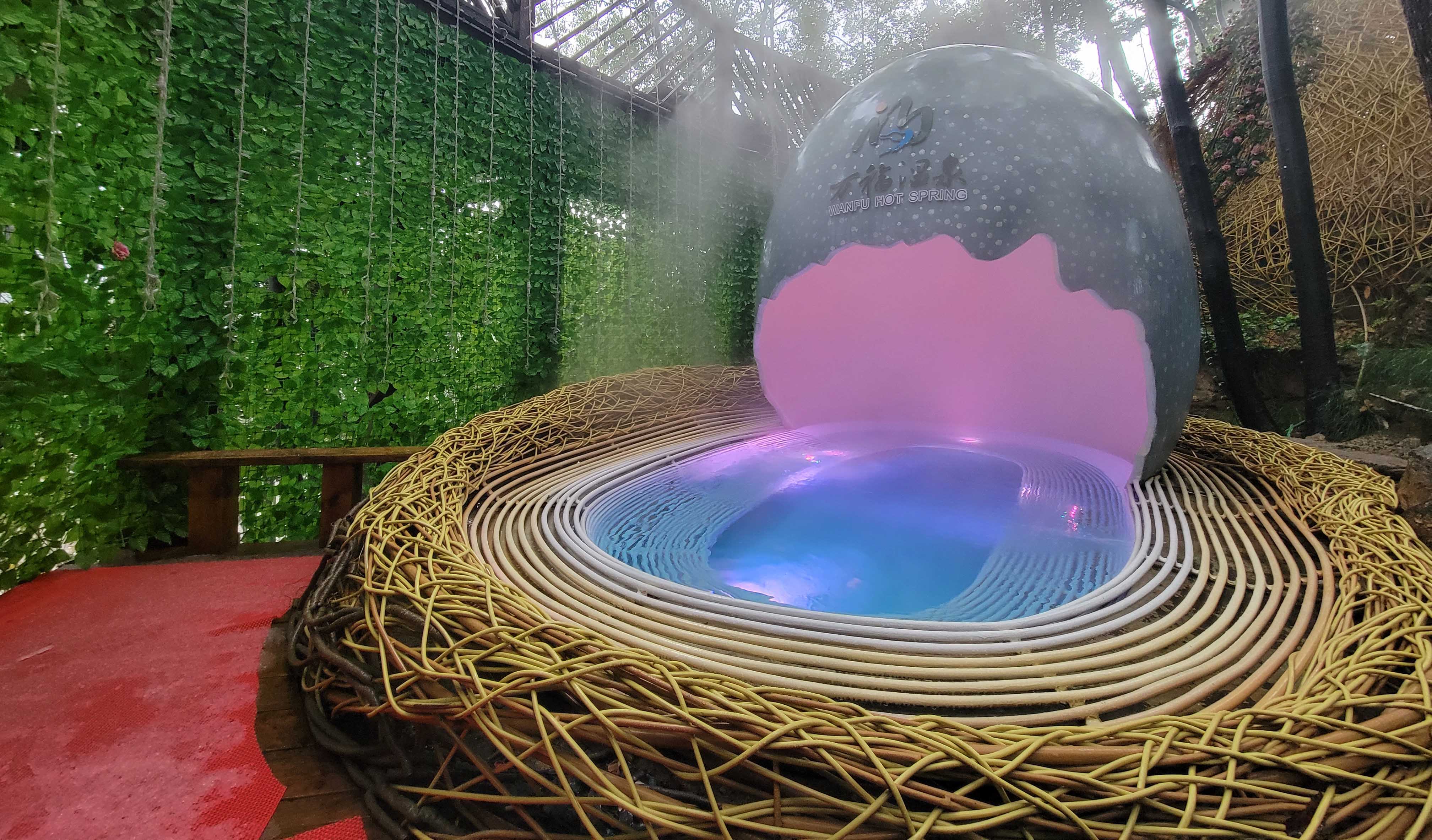 张家界慈利县万福温泉门票森林原生态养生温泉无边际泡池