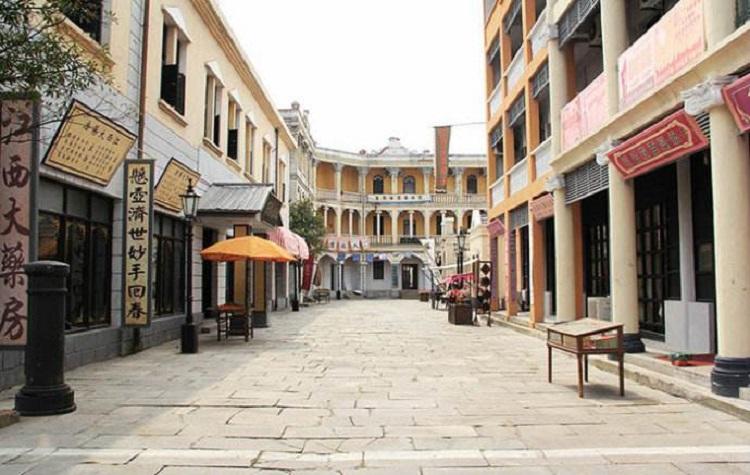 金华 横店影视城 广州街香港街景区门票 成人票 /亲子票/家庭票(赠送