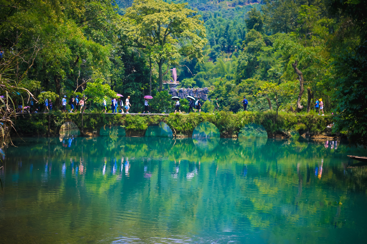 客栈 黄果树瀑布 天星桥景区 青岩古镇 下司古城 小七孔景区 千户苗寨
