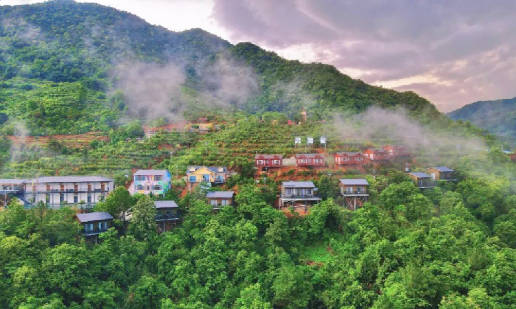 灵龙谷景区位于漳州平和大溪镇,地处海峡西岸经济区闽南金三角漳州西