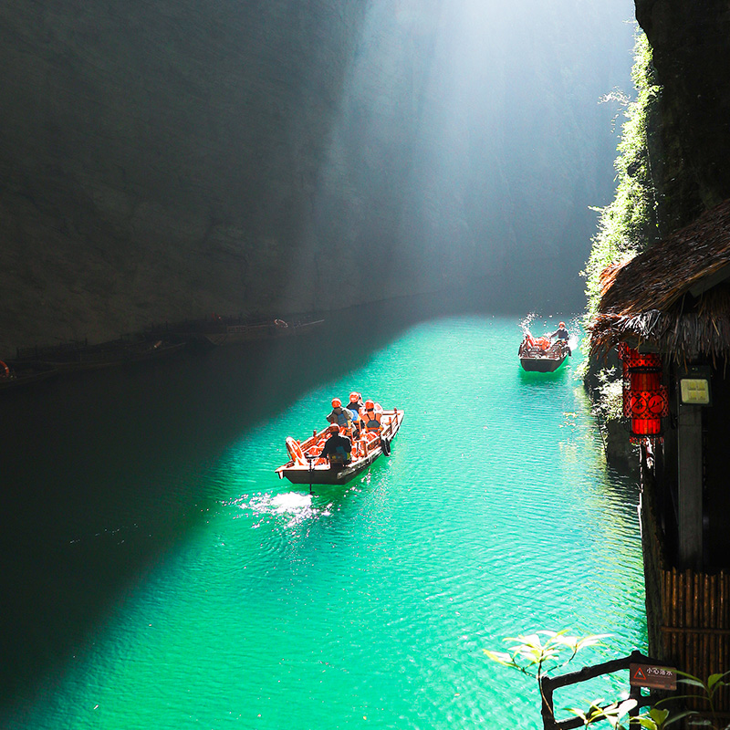 中国仙本那网红恩施5日游屏山峡谷悬浮小木船游玻璃海恩施大峡谷全景
