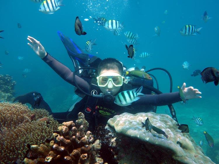 三亚蜈支洲岛堡礁潜水潜水就是你了