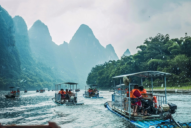3日游(鸬鹚老爷爷合影 漓江竹筏 遇龙河漂流 骑行十里画廊 象鼻山 2大