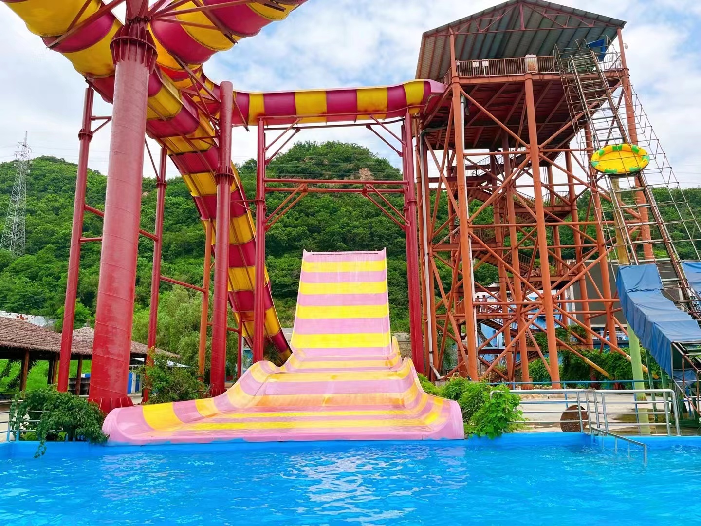 本溪东风湖海豚水乐园一日门票