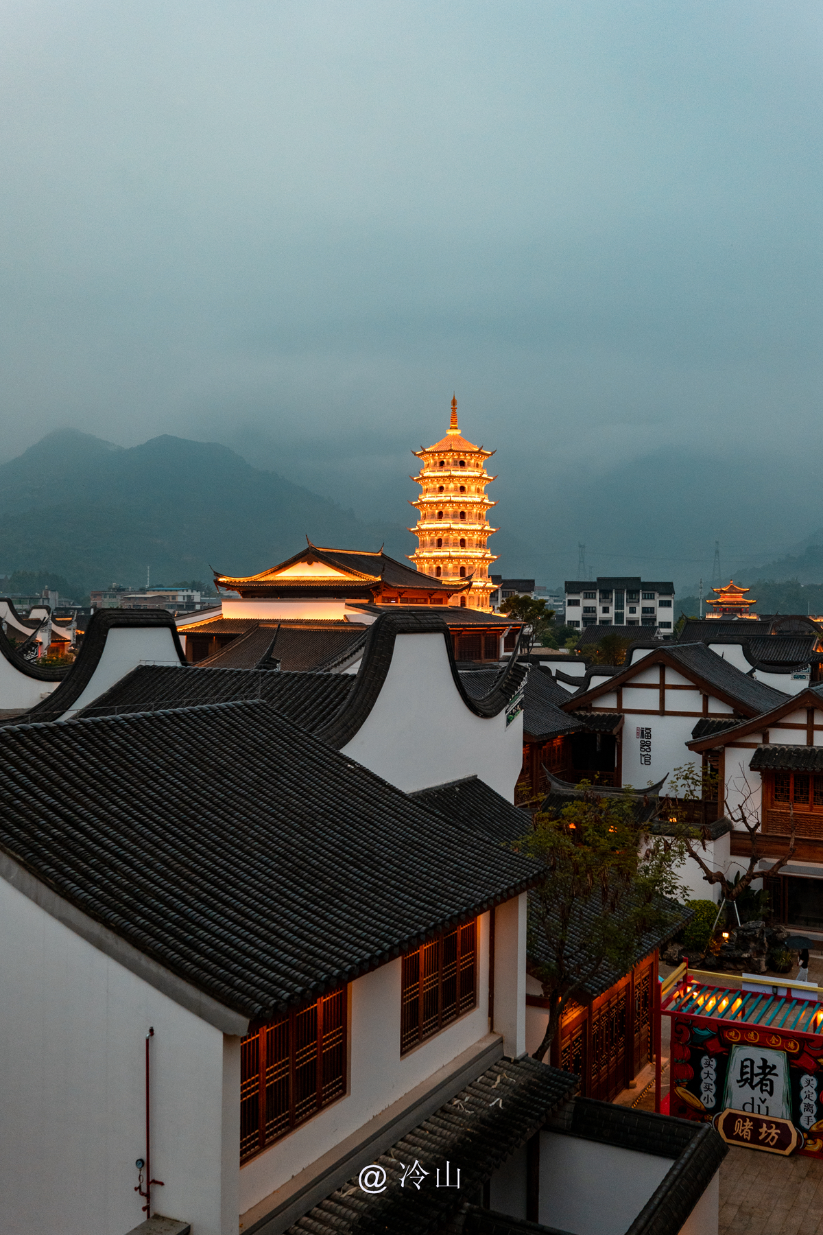 豪华16人团福州平潭泉州4日游住舒适酒店纯玩0购物三坊七巷平潭追泪