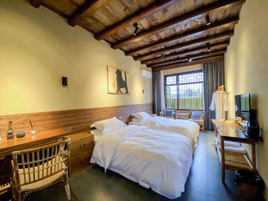 苗寨门票独栋住宿小木屋民宿可选入住可免费参加亲子活动赠送水果点心