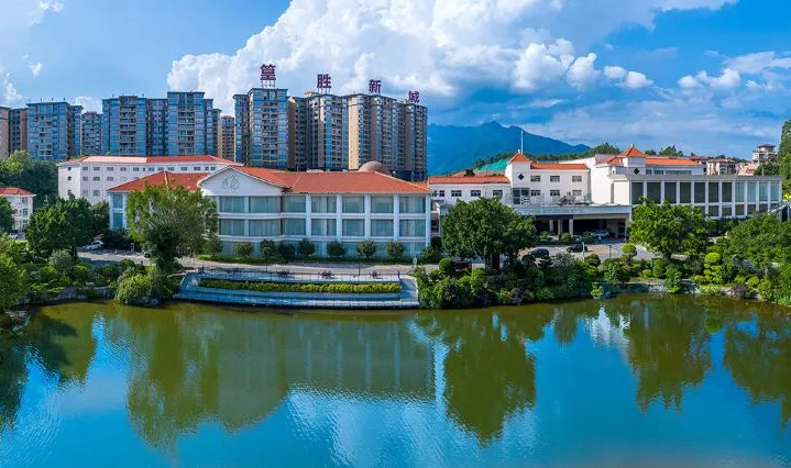 清远佛冈篁胜温泉酒店 豪华双床房住宿1晚 双人早餐 无限次养生谷温泉