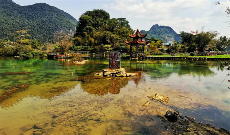 全国出发 南宁 德天风景区 古龙山峡谷 通灵大峡谷 旧州 鹅泉4日游,马