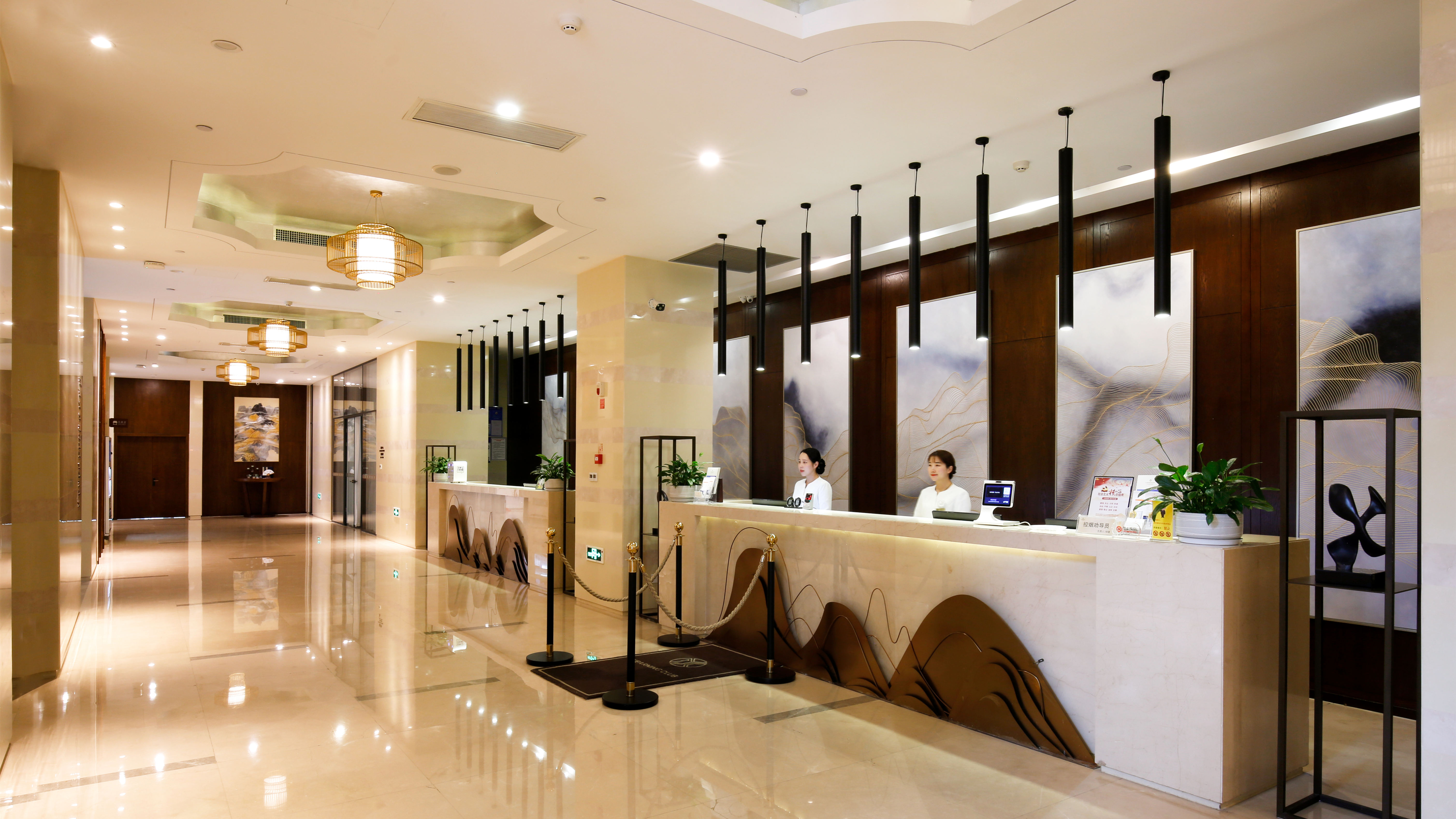 【位于5a级风景区天台山旅游景区入口处】天台雷迪森容园酒店 2天1晚
