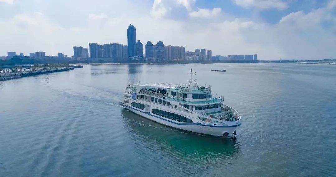 湛江徐闻南极村菠萝的海红嘴鸥游船赤坎老街动车纯玩3日游