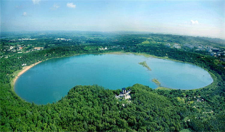 湛江湖光岩度假酒店住宿1晚双人营养早餐双人湖光岩国家地址公园景区