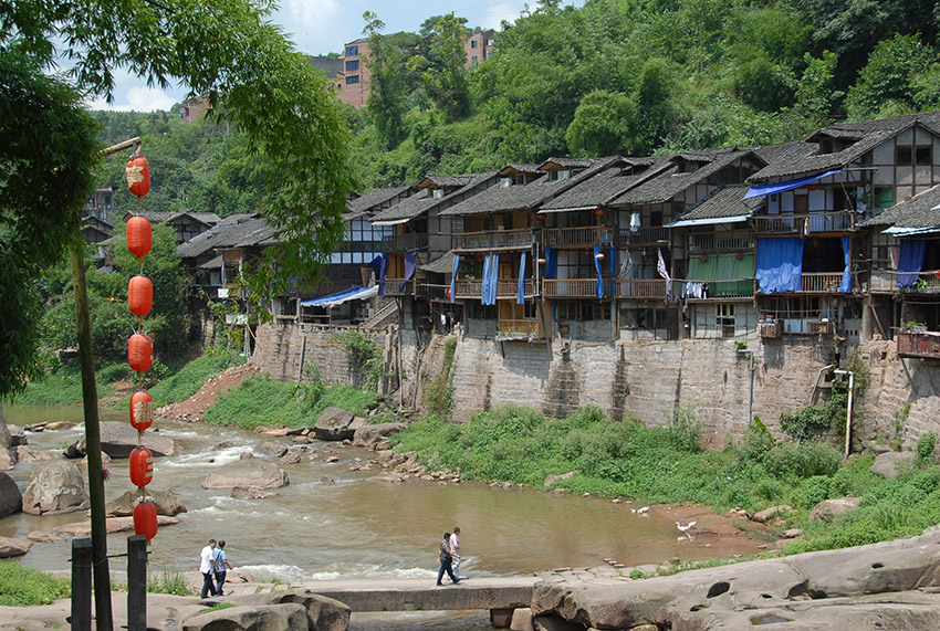 重庆中山古镇四面山3日自驾导航路线爱情天梯朝源观水口寺土地岩大