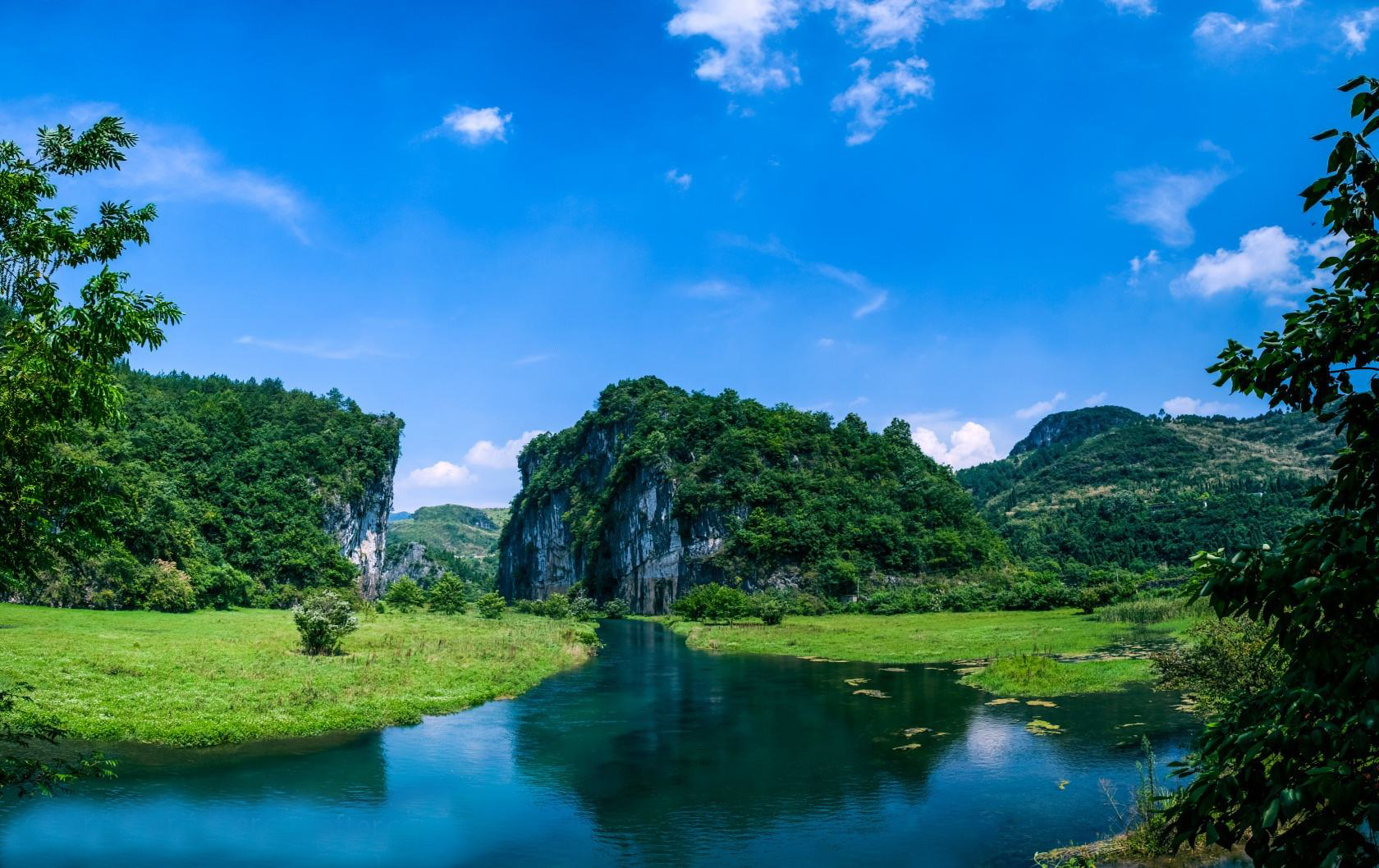 湖南娄底湄江地质公园风景区具有奇景险境神旅之特色