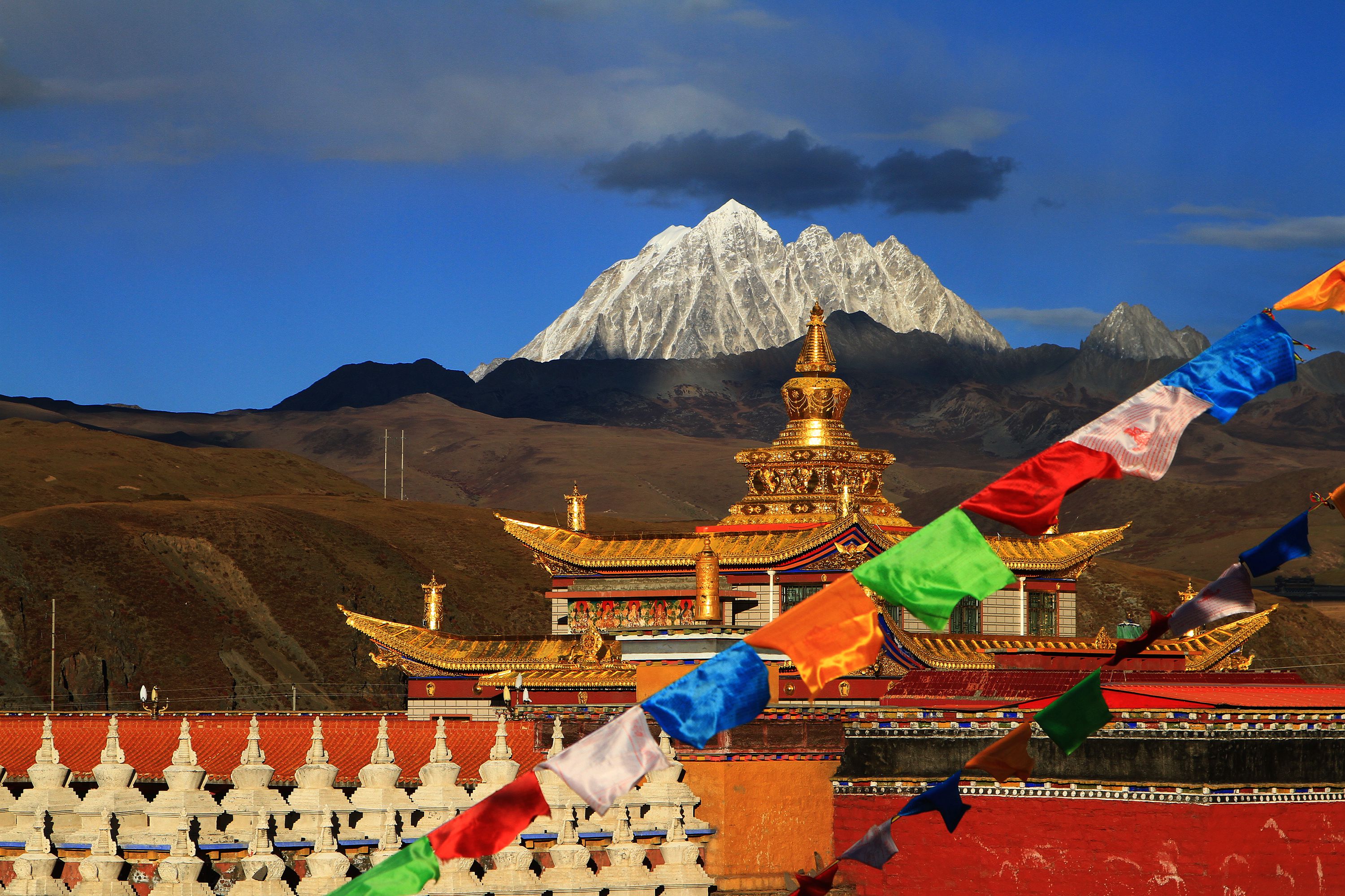 佛国净土圣地色达成都出发马尔康色达新都桥康定6日环线拼车包车朝圣