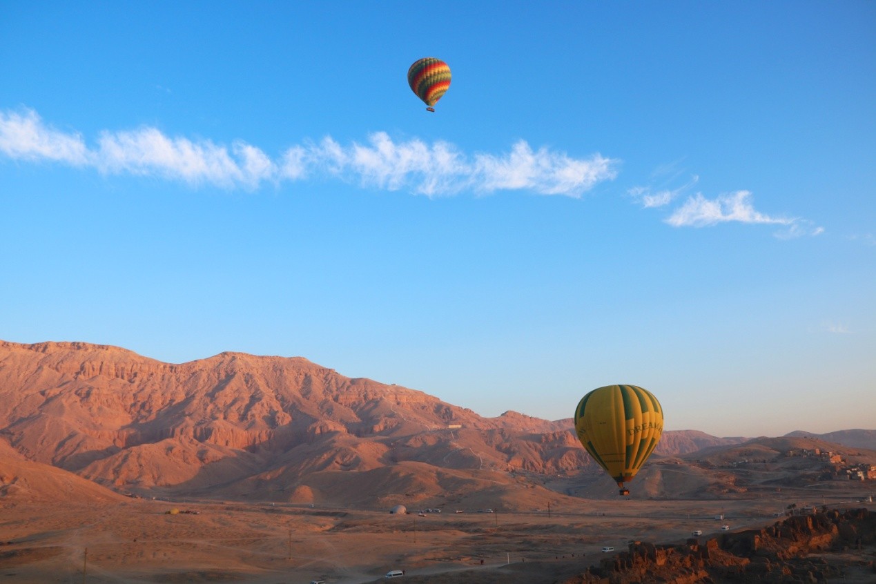 埃及卢克索热气球体验酒店接送免费茶点热气球挑战证书