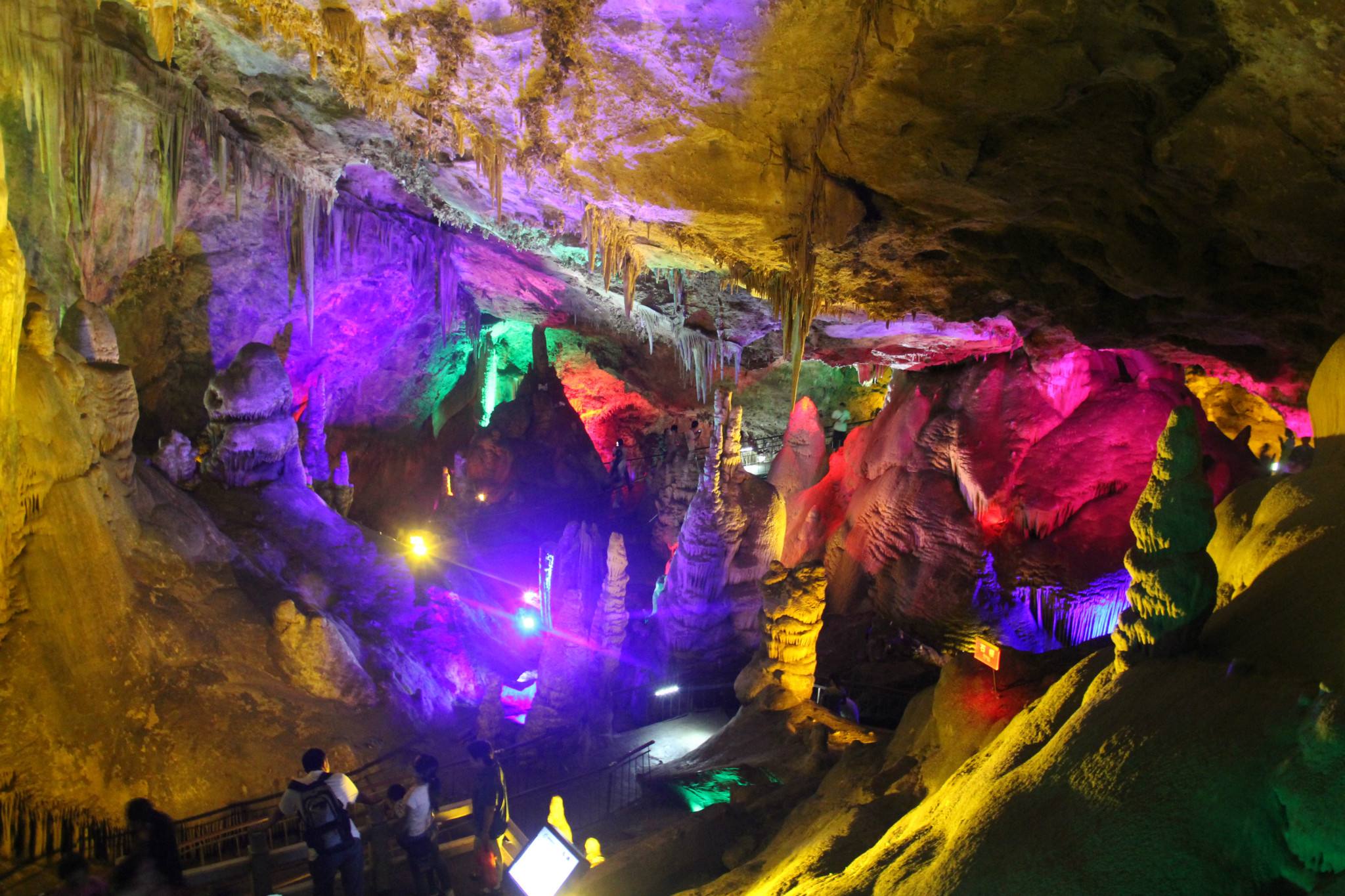 洛阳栾川鸡冠洞景区门票提前一天预订景区换票快速入园