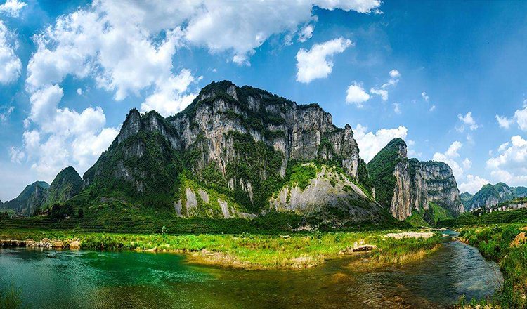 娄底涟源湄江风景区带你领略喀斯特地貌的峻险奇