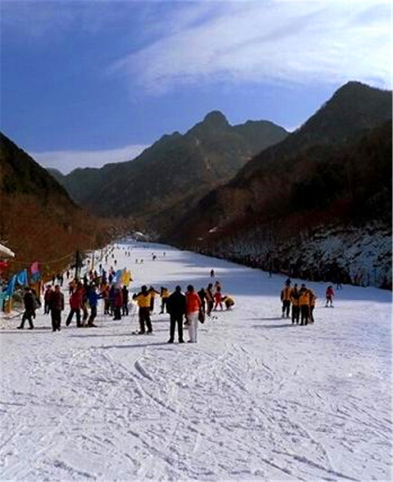 西安市长安区翠华山滑雪场门票西安家门口的滑雪场