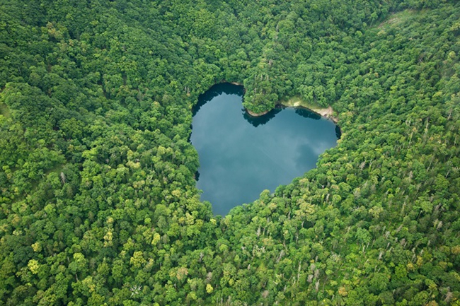 北海道乘坐直升机游览心型湖lovelake浪漫自然景观