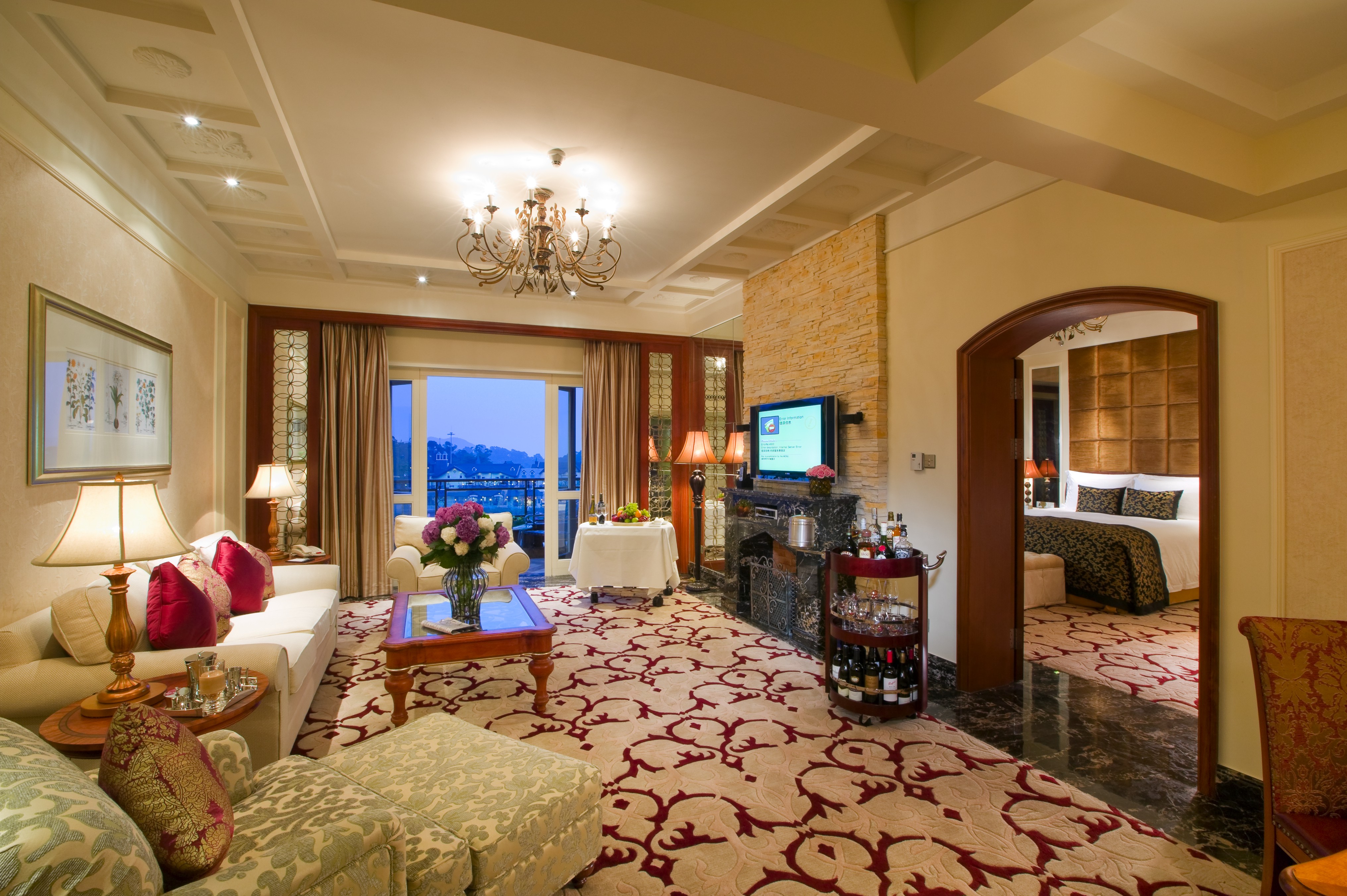 深圳东部华侨城茵特拉根酒店山景房湖景房湖景套房多套餐可选