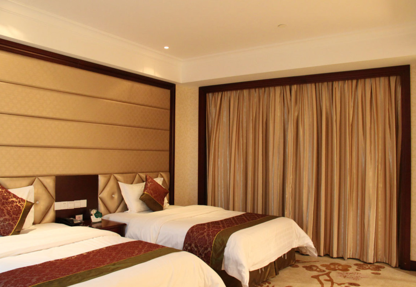 上海浦东机场莎海国际酒店迪士尼乐园套餐含住宿1晚2晚上海迪士尼乐园