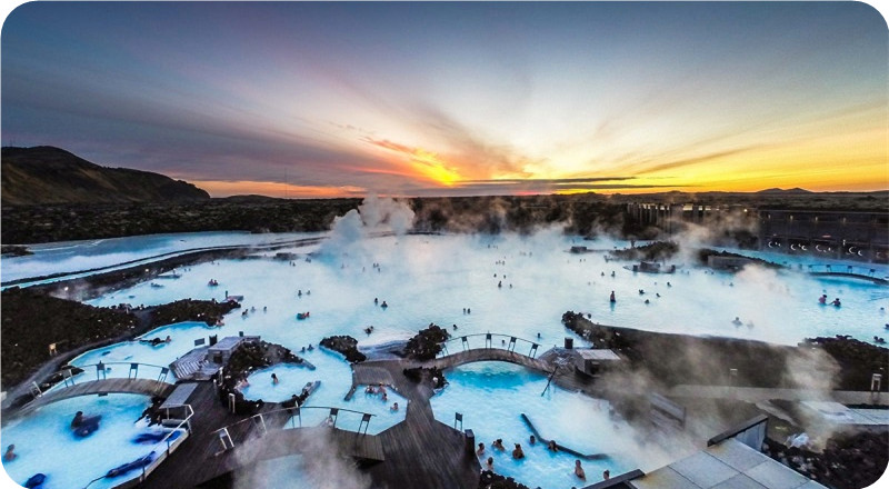 冰岛雷克雅未克骑马 蓝湖温泉体验 含温泉门票(骑在马背上探索冰岛之