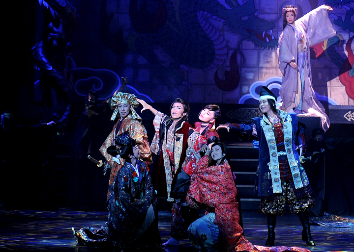 百年剧团兵库宝冢大剧院日本人气歌舞剧入场券攻气十足反串表演