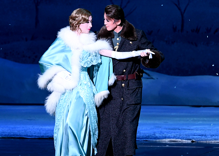 百年剧团兵库宝冢大剧院日本人气歌舞剧入场券攻气十足反串表演