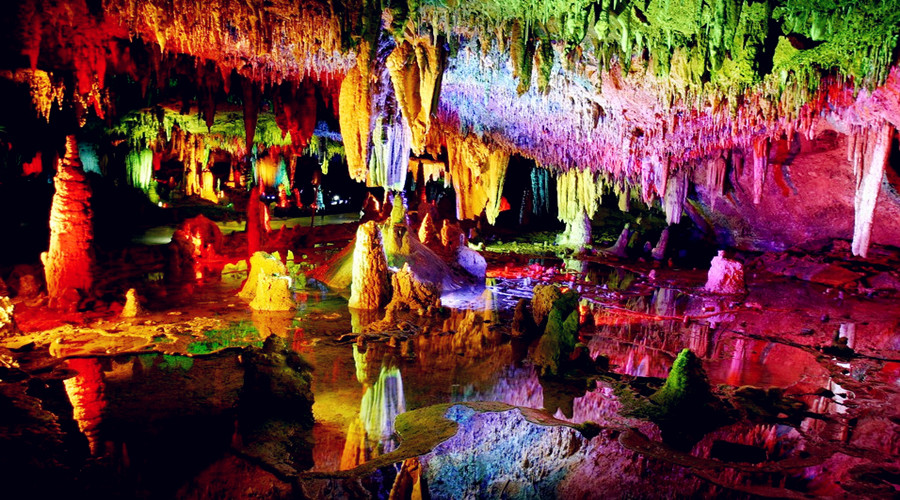 张家界黄龙洞门票 刷身份证入园 (含游船及景区内讲解服务)