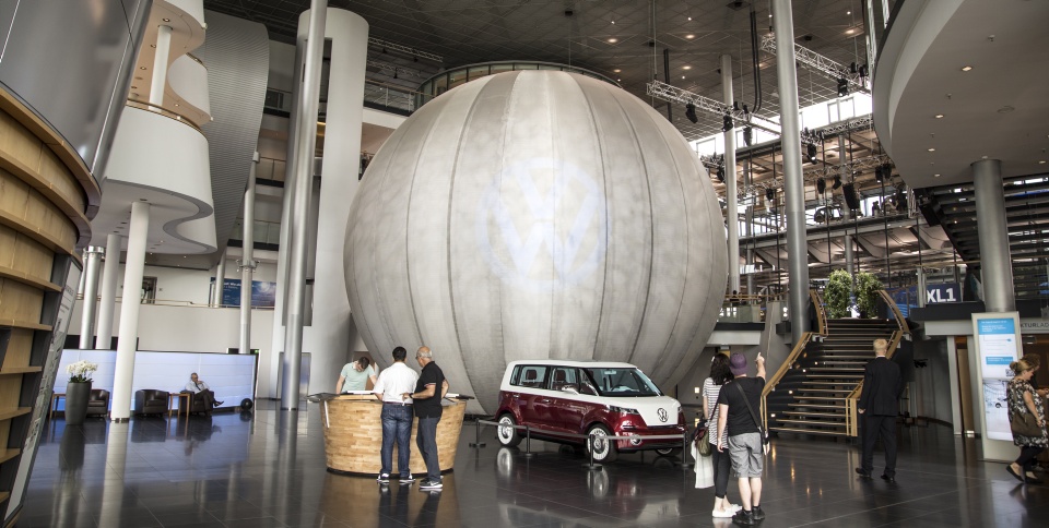 车迷系列之德累斯顿大众玻璃工厂参观试驾体验美味午餐代预订服务