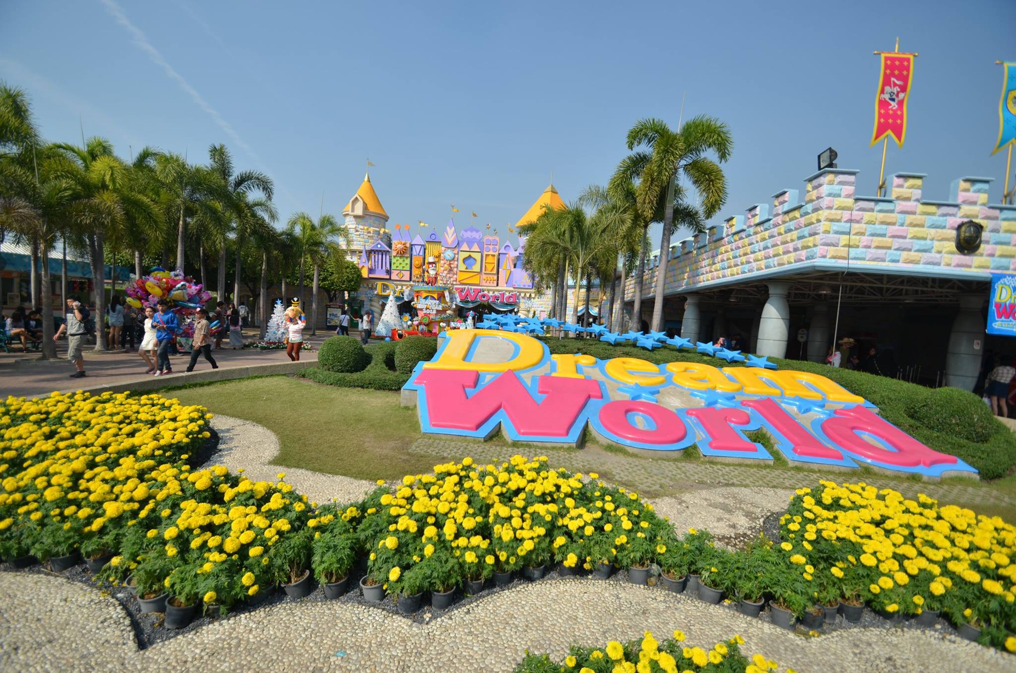 曼谷梦幻世界dreamworld泰国迪士尼穿越童年时代系列四大主题游乐园