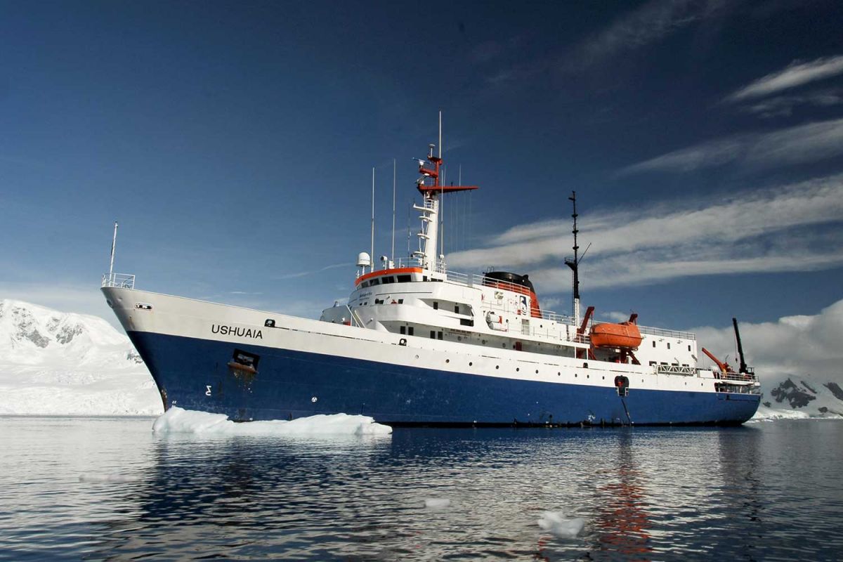 大气研究院建造的,后来重新装修为拥有46间客房,可容纳90人的探险船