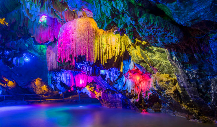 广东清远英西峰林走廊九重天七彩溶洞门票电子票成人票