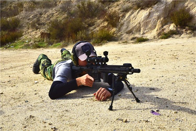 警局专用训练场地户外射击体验专业教练亲自指导还原真实射击场景