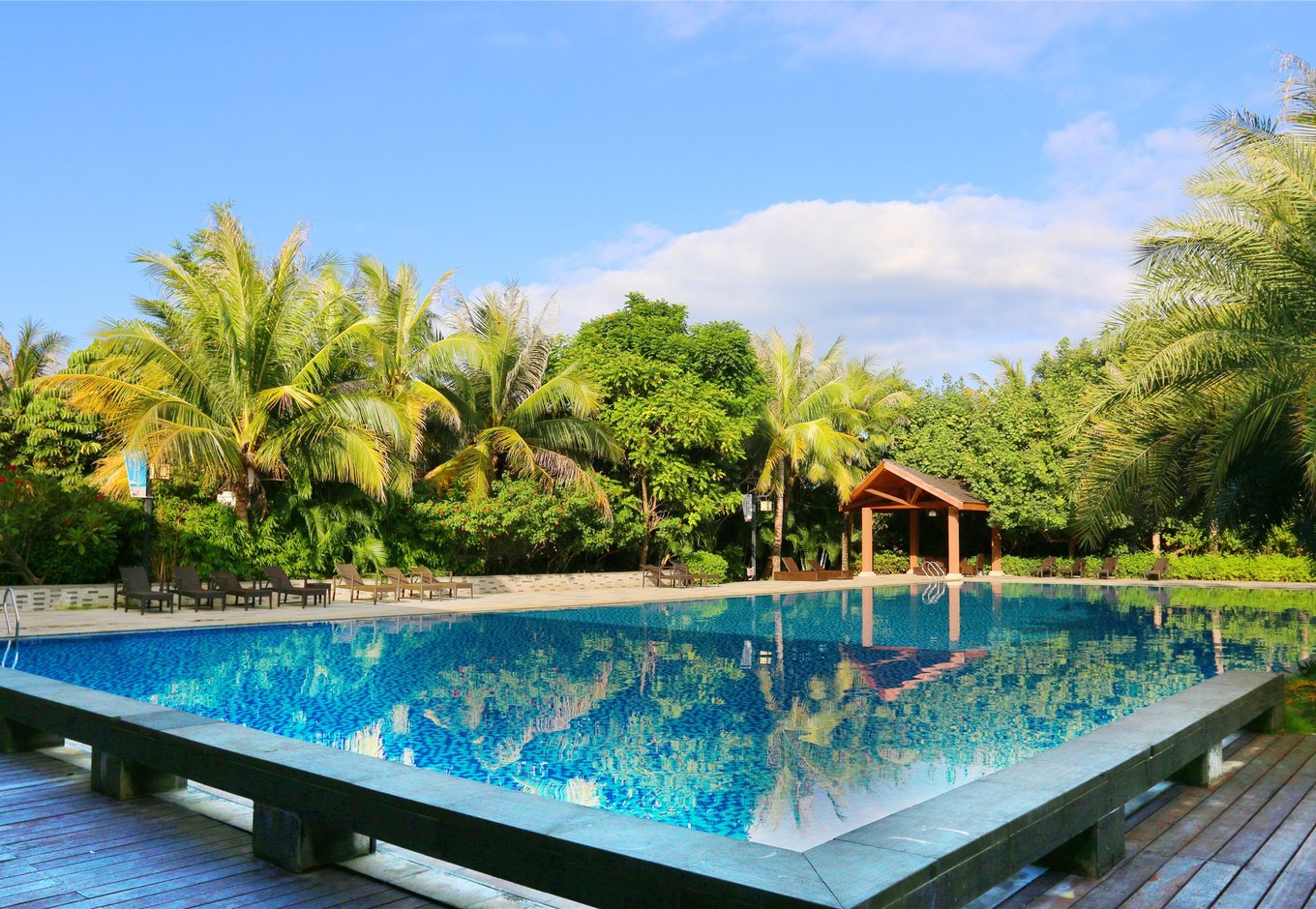 三亚海棠湾方圆贝高莉度假公寓位于美丽的三亚海棠湾福湾一号.