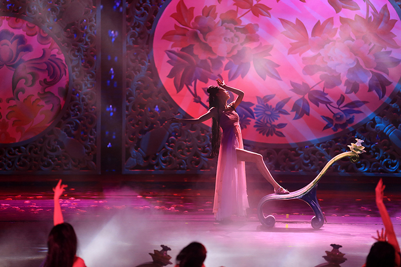 《秦淮八艳》明清民居博览城:诙谐搞笑的大型影视特效情景演艺