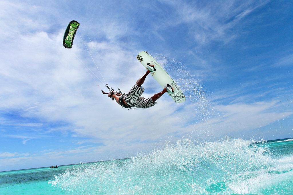 菲律宾长滩岛风筝冲浪体验国际风筝冲浪协会认证