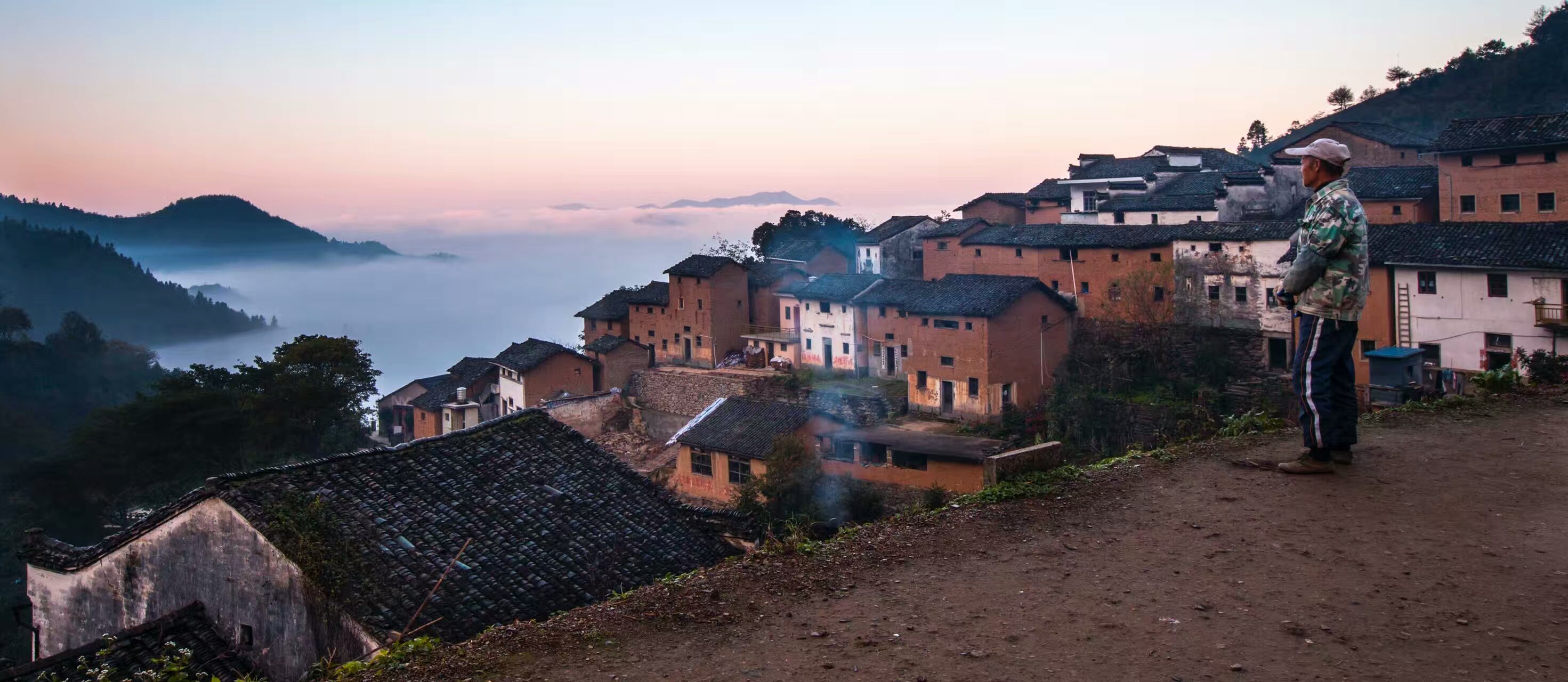 登高赏秋季黄山4日游品徽州小镇歙南轻户外环线金秋黄山色彩斑斓