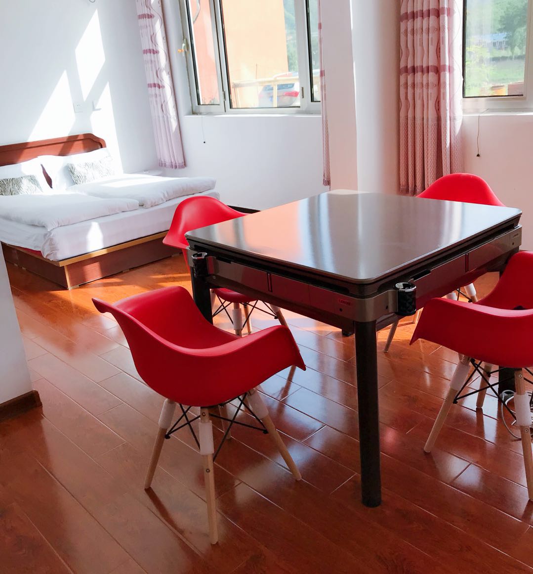 野三坡百里峡七彩小镇彩色房子住宿峡道漂流