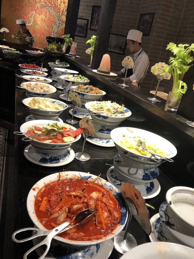 暑假狂欢河内西湖莲花自助餐厅人气餐厅品类丰富当天可定中文客服