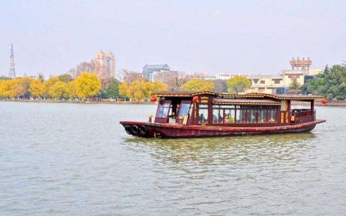 湖南岳阳南湖游船