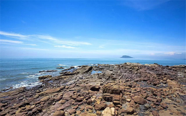 白塘湾火山公园属于漳州滨海火山国家地质公园的一部分,位于龙海市