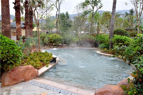 卓思道温泉度假酒店地处有广州后花园之称的从化良口镇流溪温泉度假区