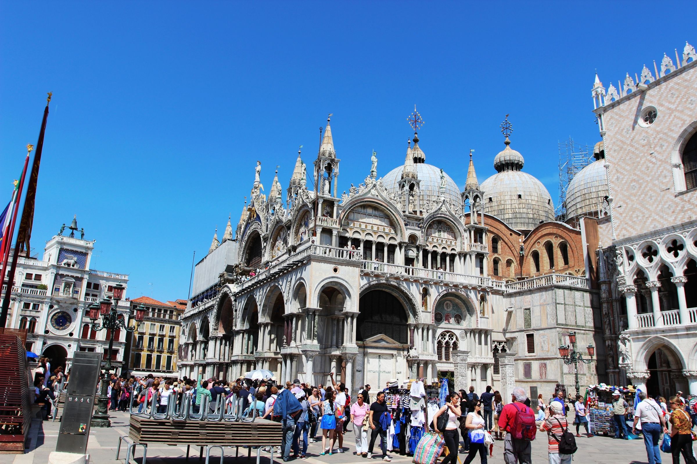 武汉直飞意大利 法国 瑞士11天9晚跟团游(一价全含/卢浮宫 凡尔赛宫