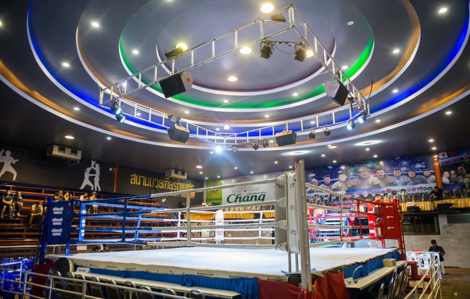 国粹泰拳清迈泰拳表演chiangmaiboxingstadium每晚6场比赛含酒店接送