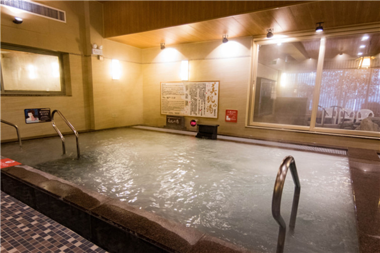 武汉极乐汤金银潭温泉馆门票平时周末均可用含室内泡汤汗蒸房图书馆